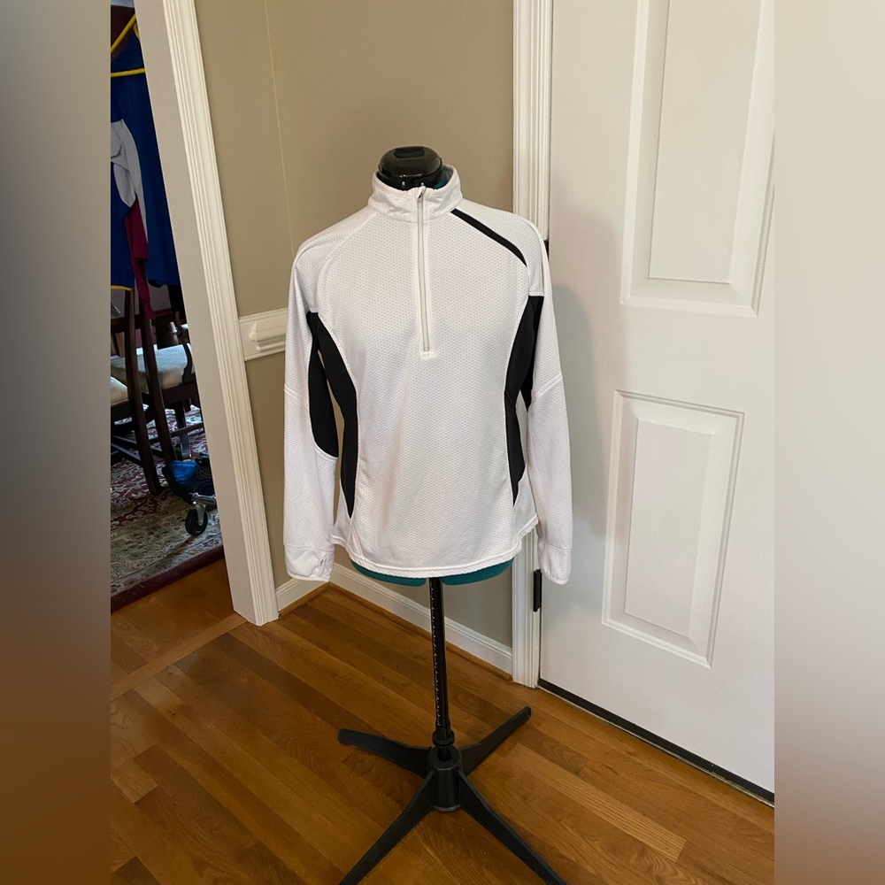 Women’s Nike White and Black Quarter-Zip Activewear